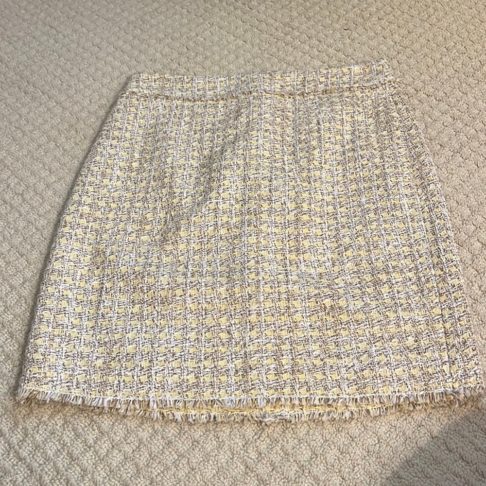 Ann Taylor Yellow/Gold/White tweed pencil skirt. Size: 0P